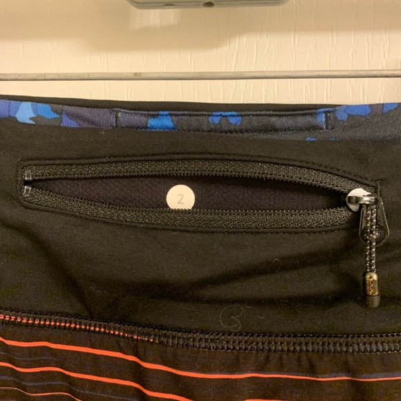 Lululemon Speed Up Shorts - Picture 3 of 3